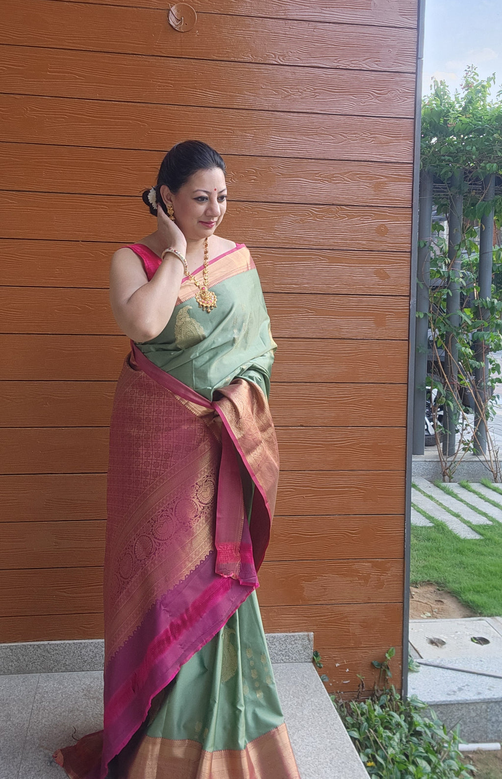 Green and pink gadwal