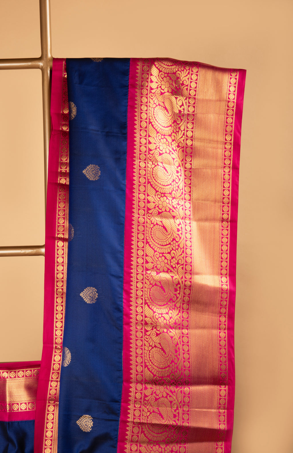 Blue and pink buta gadwal