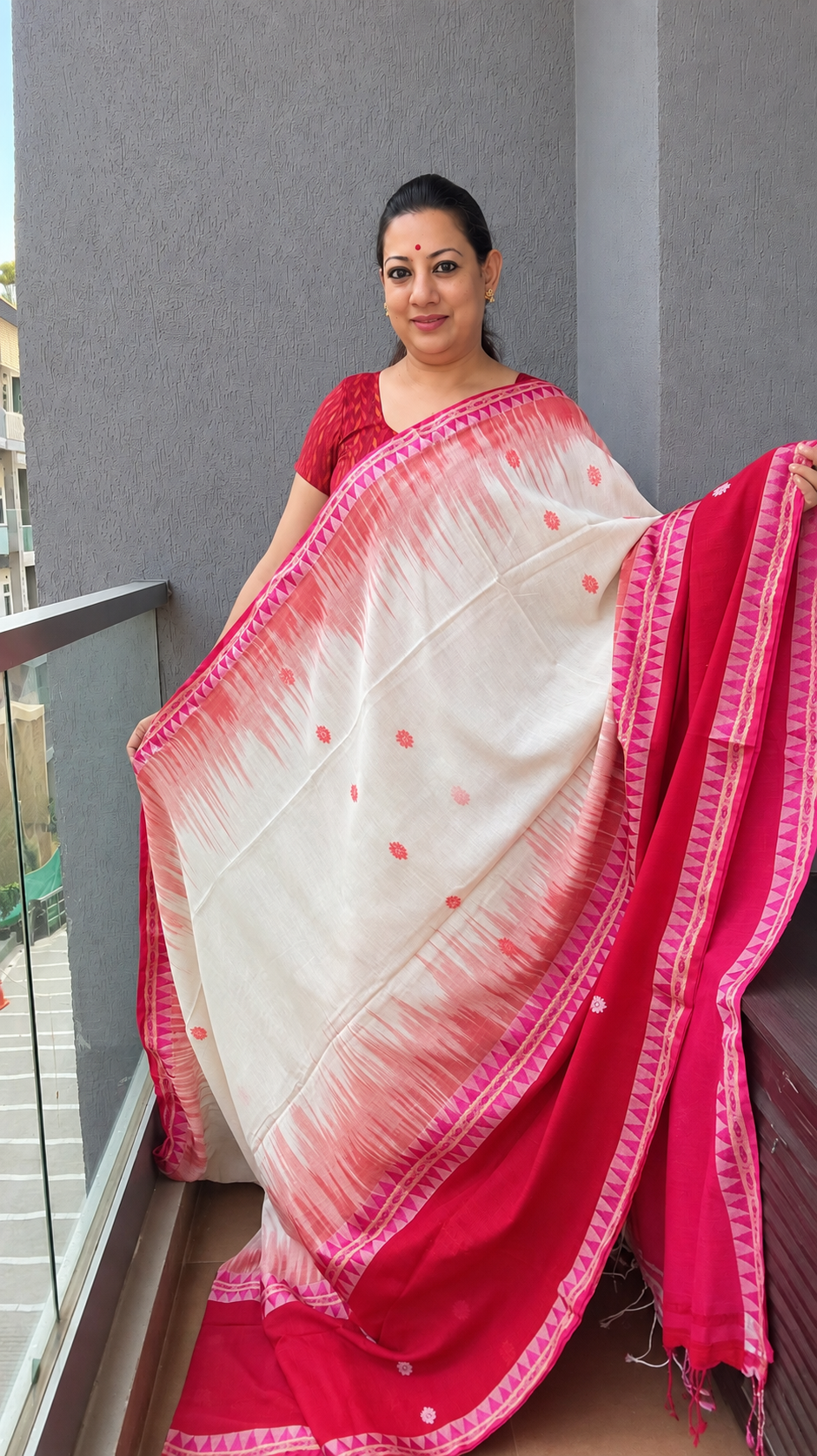 Red and off white Fulia saree