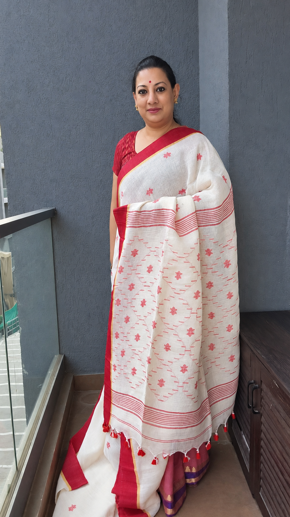 Red & White Linen Saree