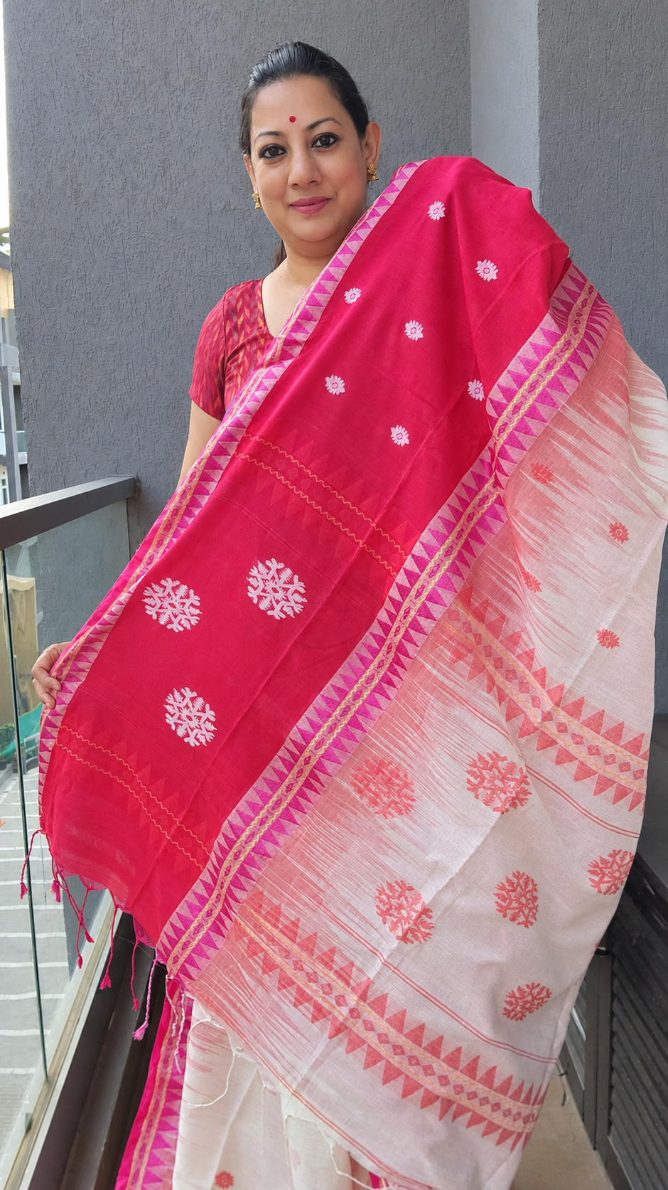 Red and off white Fulia saree