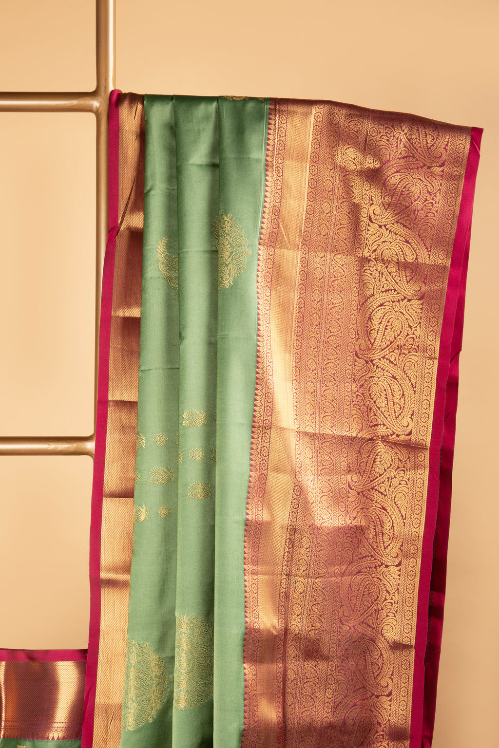 Green and pink gadwal