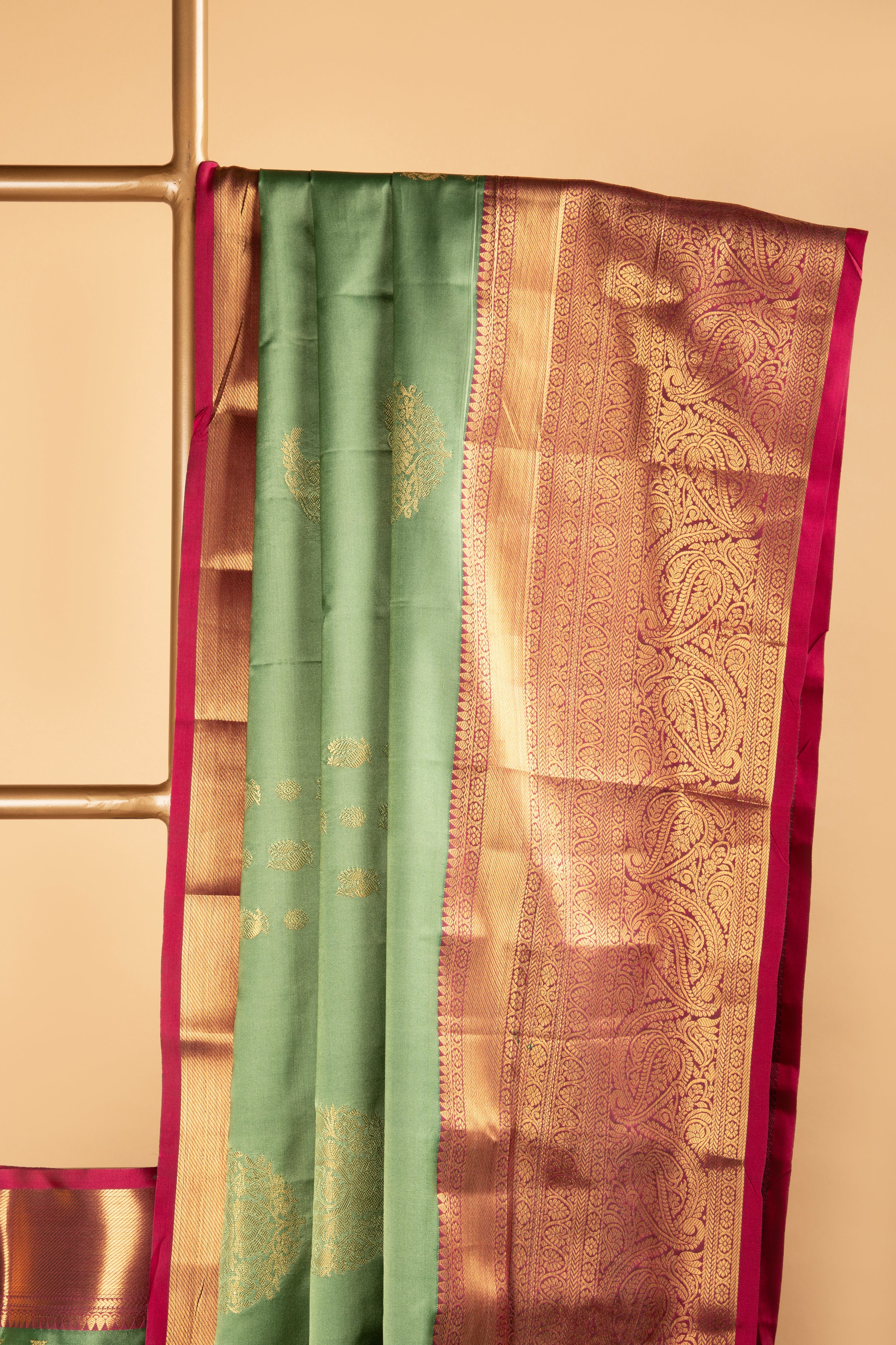 Green and pink gadwal