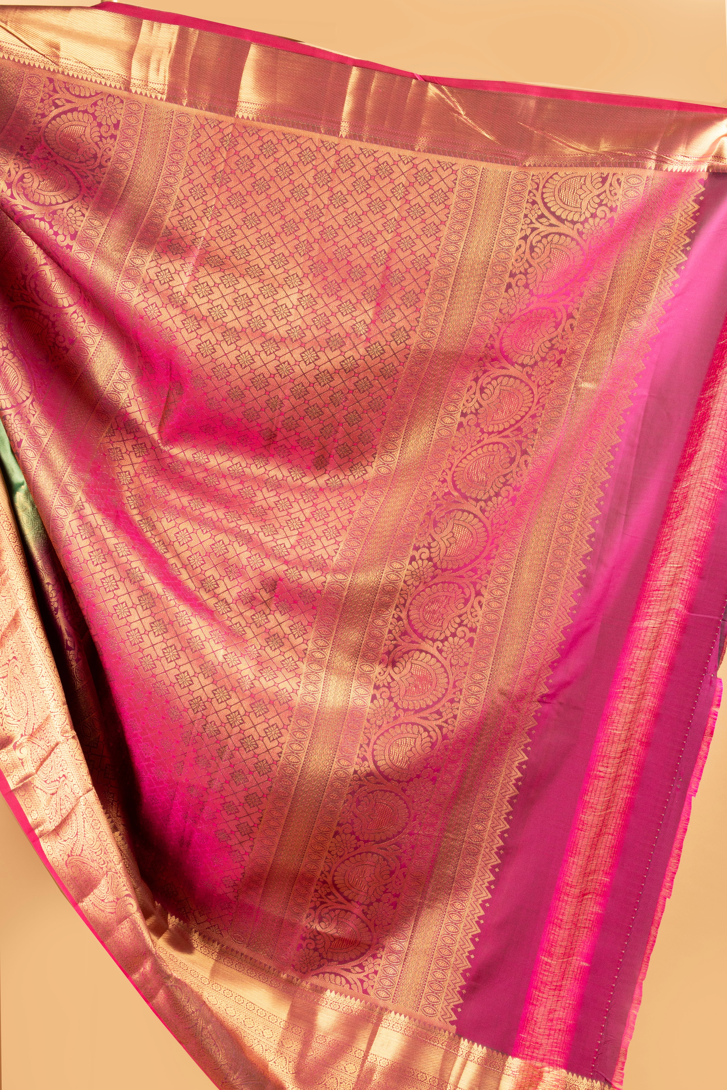 Green and pink gadwal