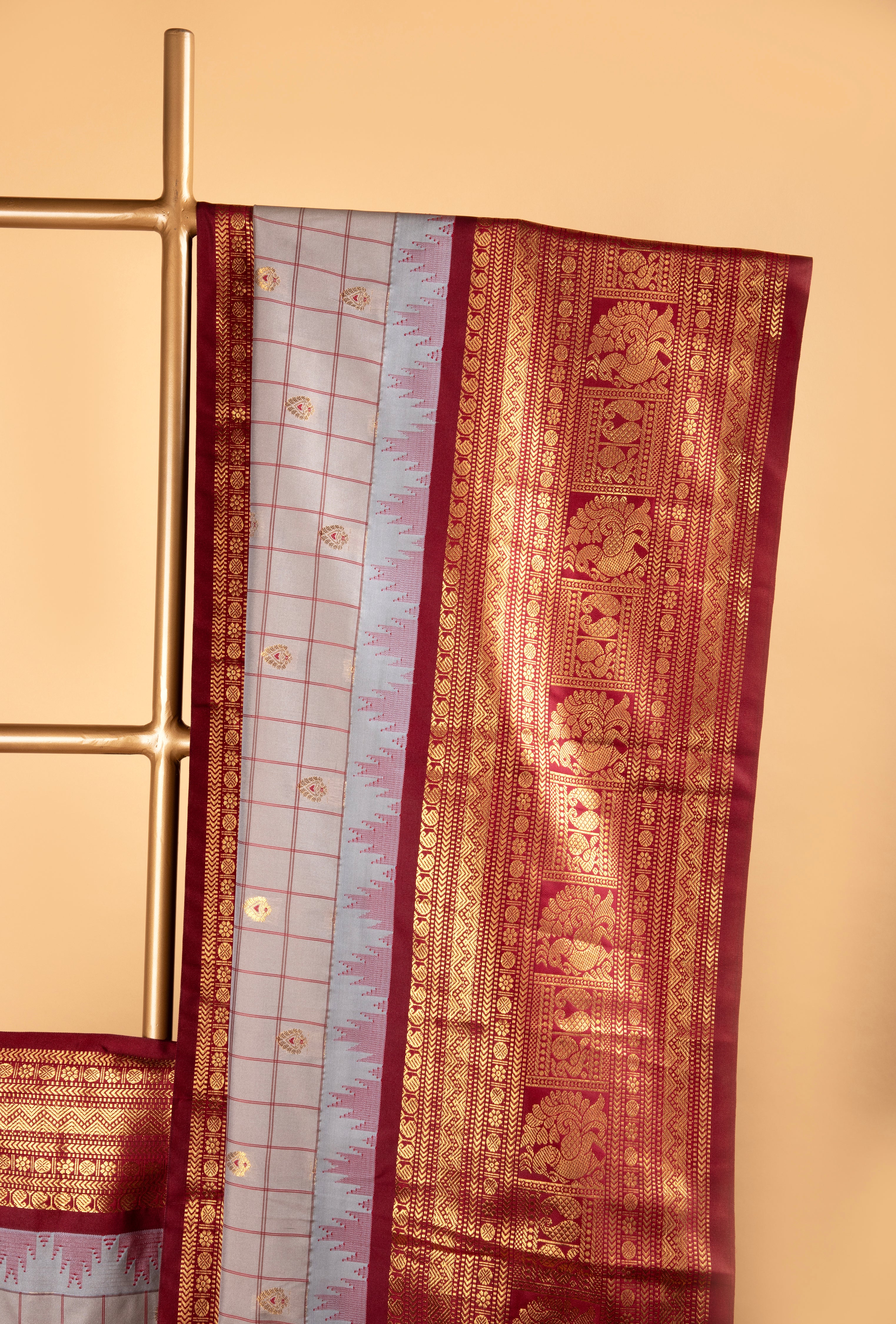 Grey and maroon check gadwal saree