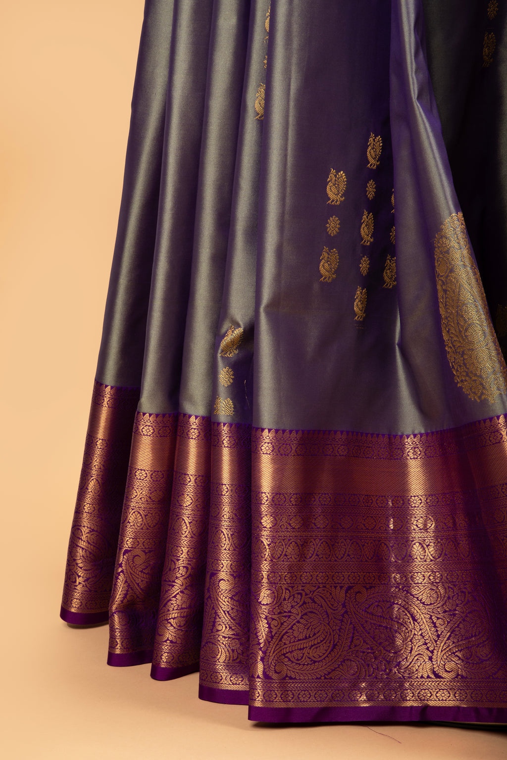 Dual shade lavender gadwal saree